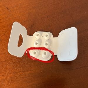 Apple AirPod pro 2nd gen tips size Large